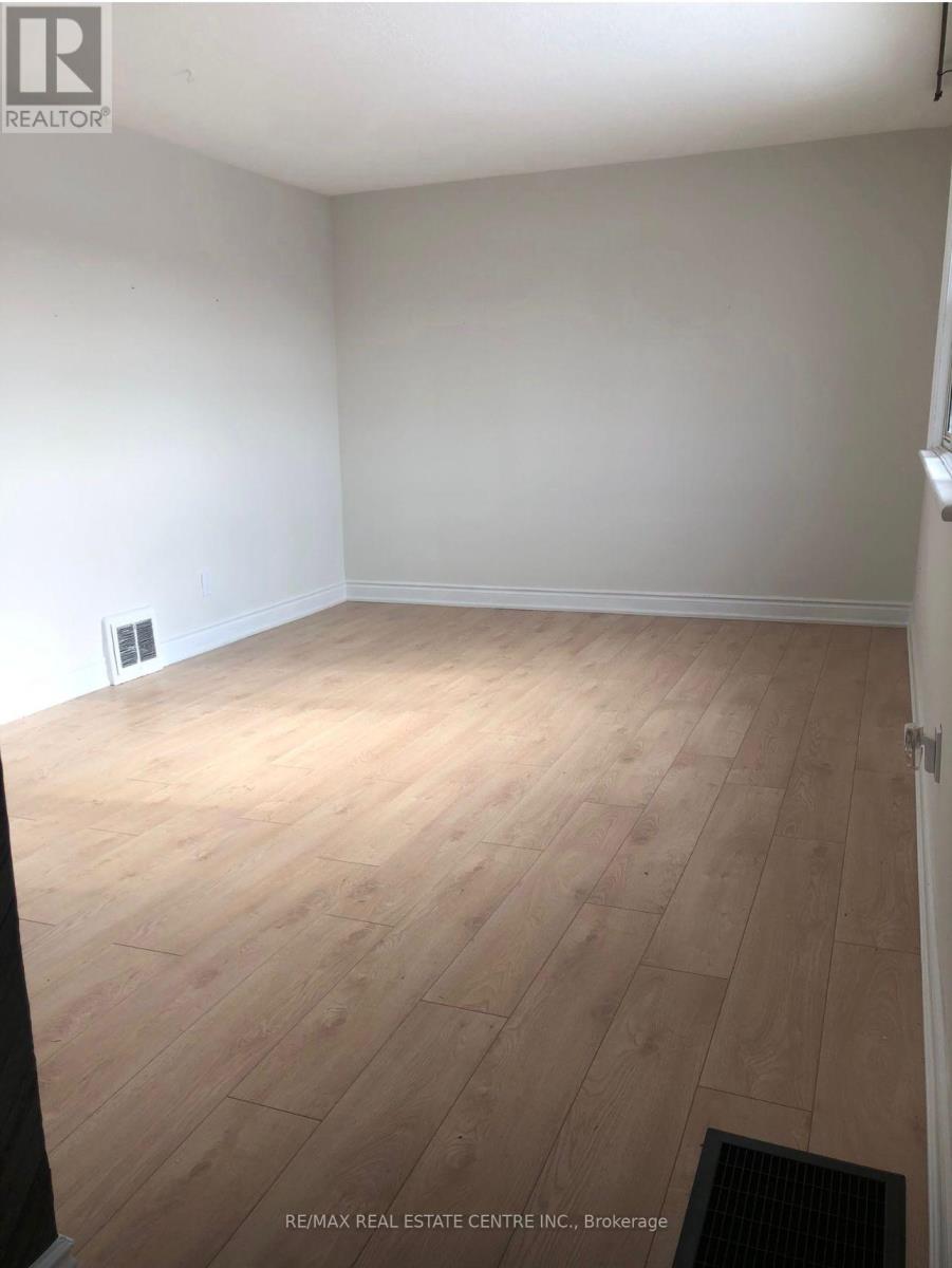 25 Hayes Avenue, Hamilton, Ontario  L8H 1M3 - Photo 7 - X12693426