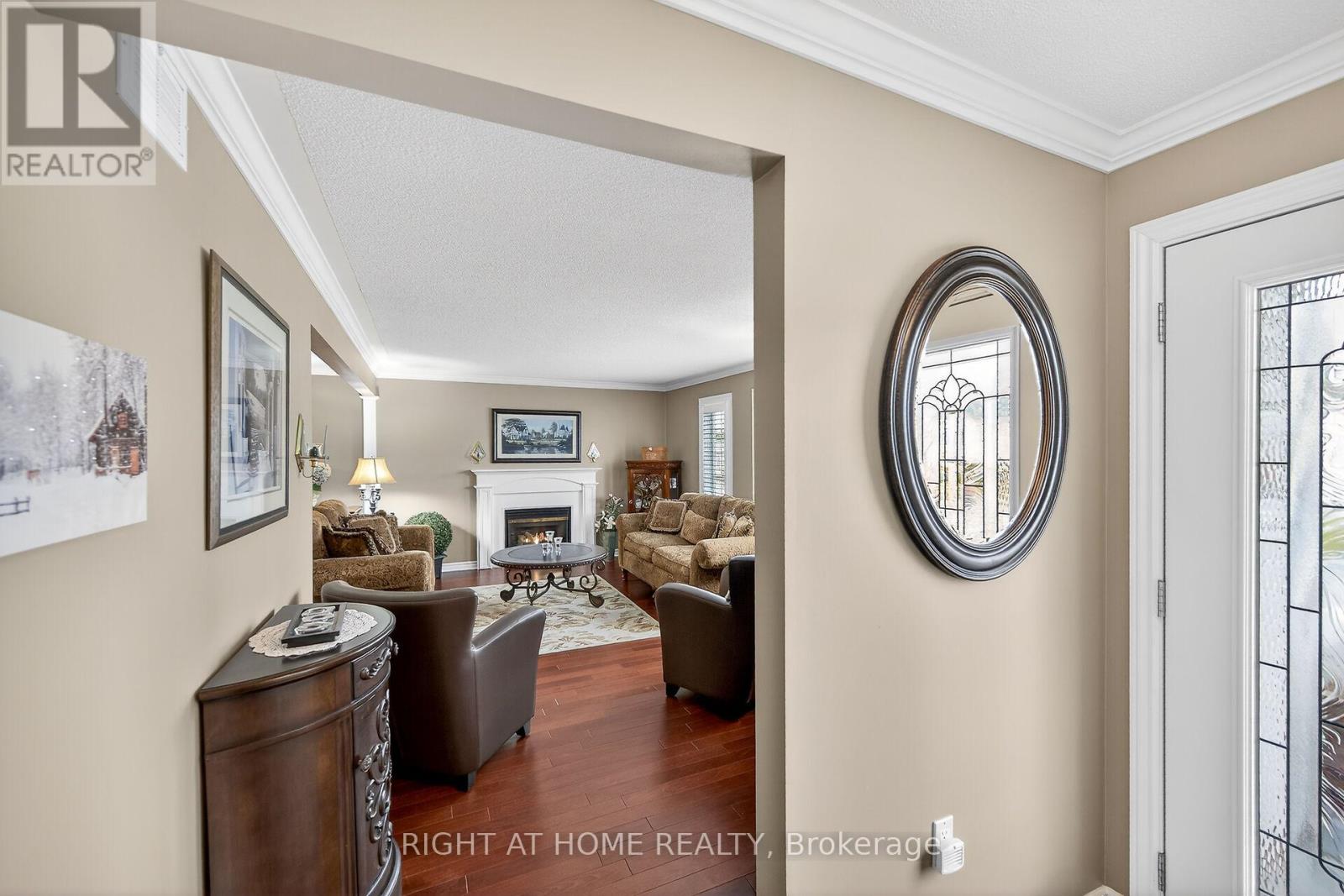 110 Kilroot Place, Hamilton, Ontario  L8B 1A5 - Photo 6 - X12693434