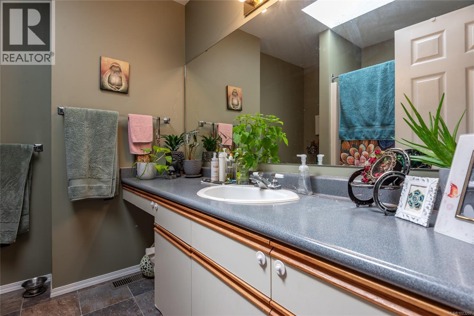 8598 Island Hwy N, Black Creek, British Columbia  V9N 1H3 - Photo 26 - 1023207