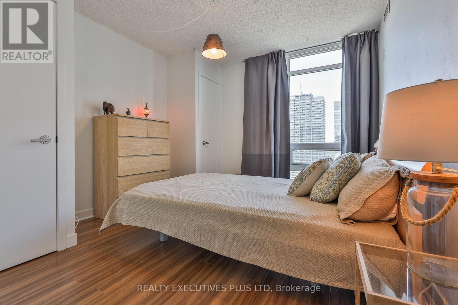 2703 - 381 Front Street W, Toronto, Ontario  M5V 3R8 - Photo 25 - C12590908