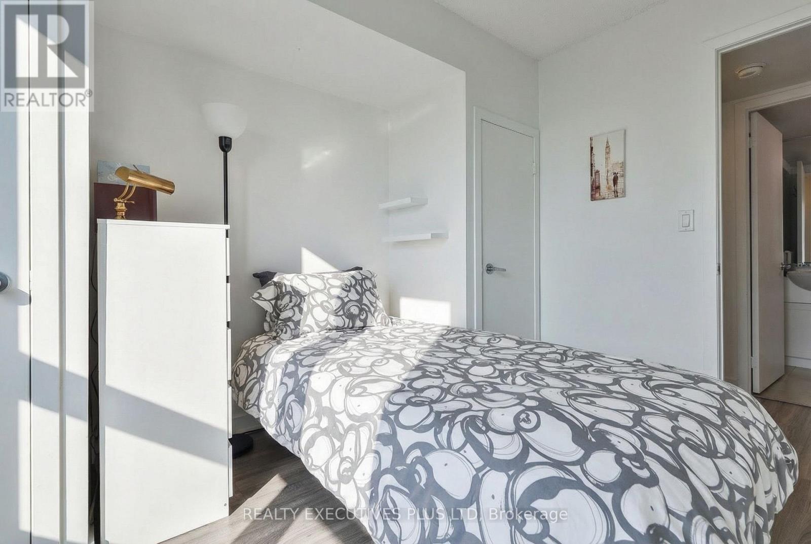 2703 - 381 Front Street W, Toronto, Ontario  M5V 3R8 - Photo 32 - C12590908