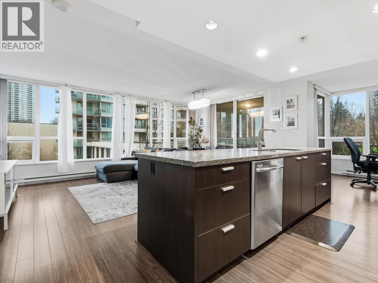 405 2232 DOUGLAS ROAD, Burnaby, British Columbia