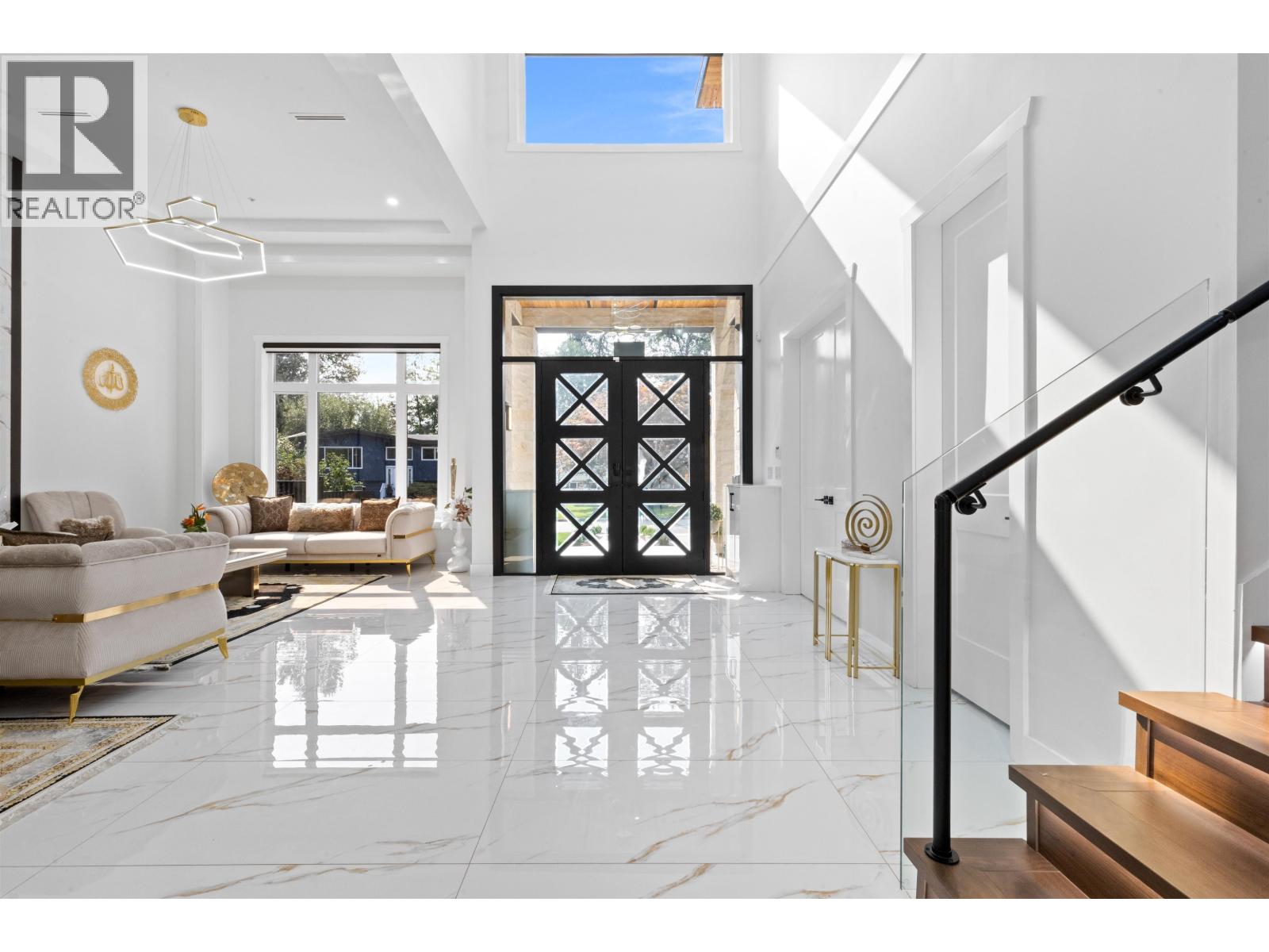 1421 Barberry Drive, Port Coquitlam, British Columbia V3B 1G2 - Photo 3 - R3078395