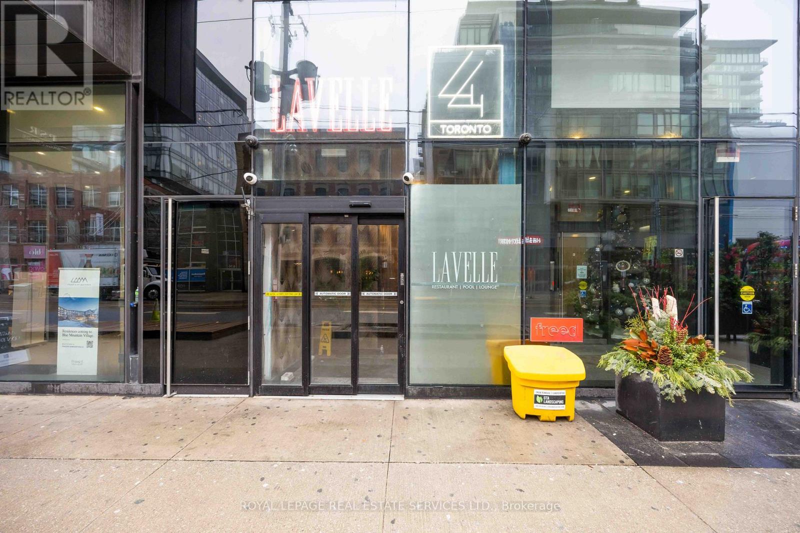 1128 - 629 King Street W, Toronto, Ontario  M5V 0G9 - Photo 2 - C12693514