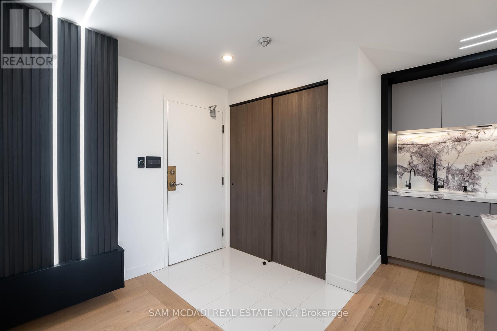 304 - 5444 Yonge Street, Toronto, Ontario  M2N 6J4 - Photo 4 - C12693524