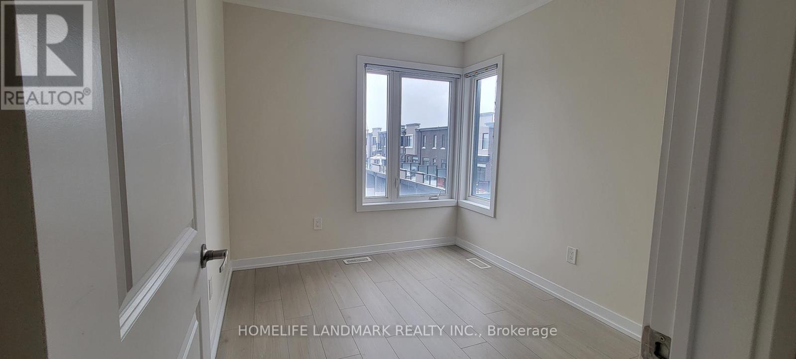 2514 Castlegate Crossing, Pickering, Ontario  L1X 0H6 - Photo 13 - E12693516