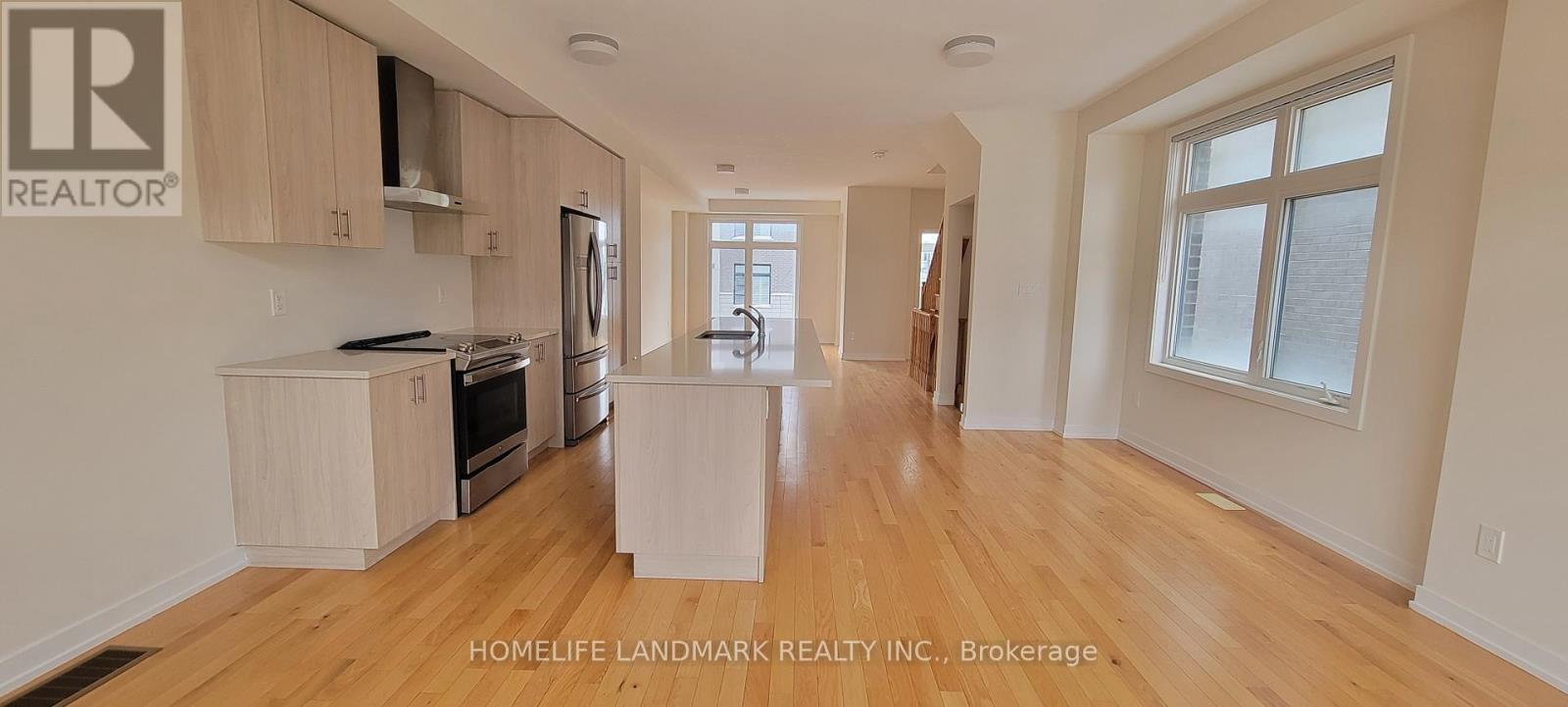 2514 Castlegate Crossing, Pickering, Ontario  L1X 0H6 - Photo 2 - E12693516