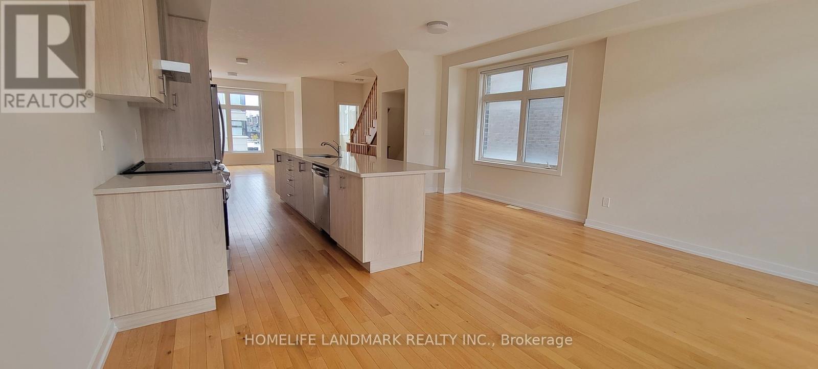 2514 Castlegate Crossing, Pickering, Ontario  L1X 0H6 - Photo 4 - E12693516