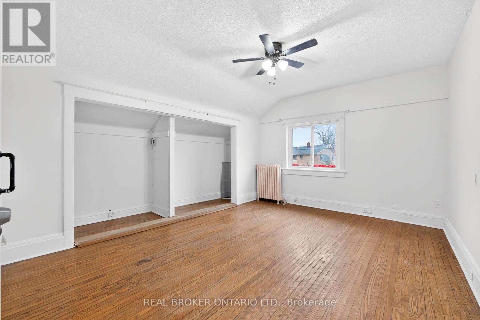 2585 Lakeshore Boulevard W, Toronto, Ontario  M8V 1G3 - Photo 23 - W12691506
