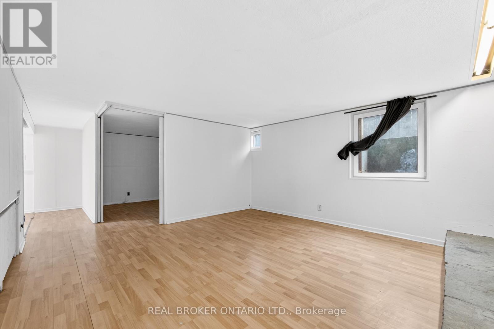 2585 Lakeshore Boulevard W, Toronto, Ontario  M8V 1G3 - Photo 33 - W12691506