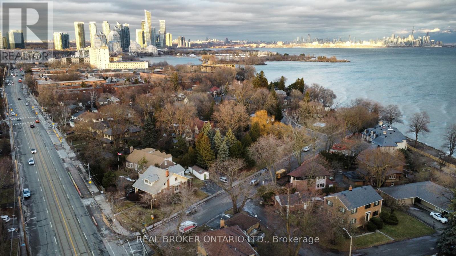 2585 Lakeshore Boulevard W, Toronto, Ontario  M8V 1G3 - Photo 39 - W12691506