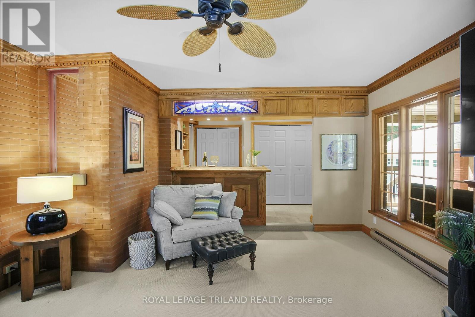 Photo 17 of 50 for 825 Riverside Drive