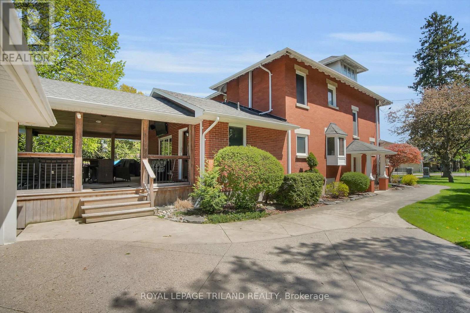 Photo 31 of 50 for 825 Riverside Drive