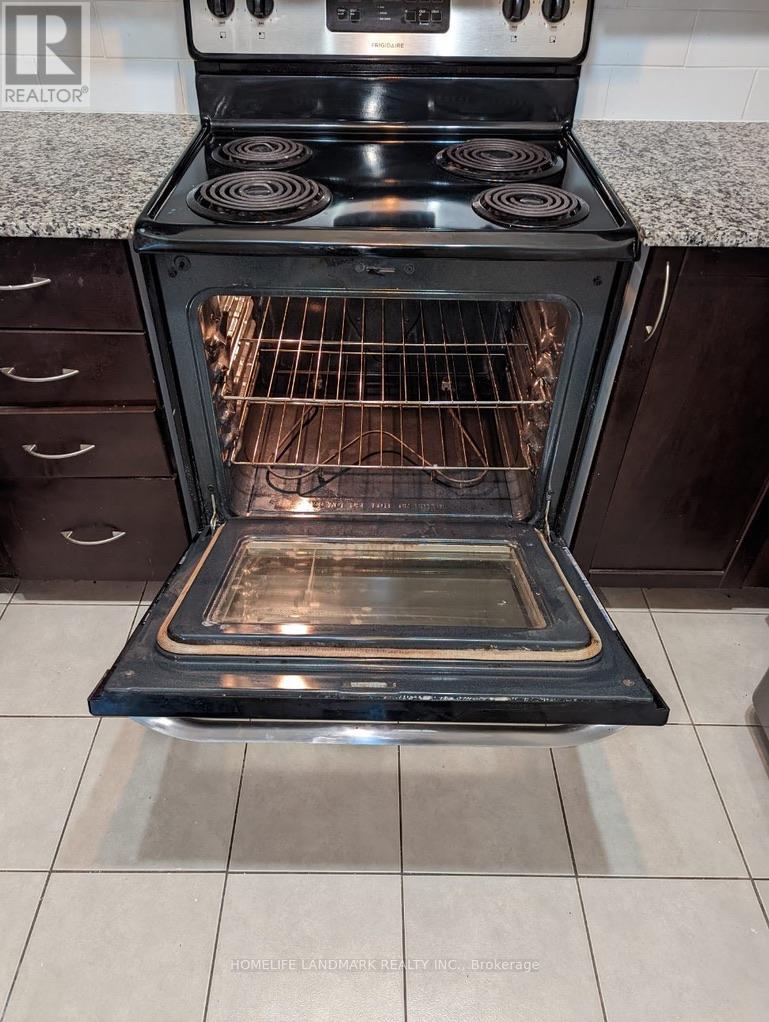 521 - 812 Lansdowne Avenue, Toronto, Ontario  M6H 4K5 - Photo 16 - W12693504