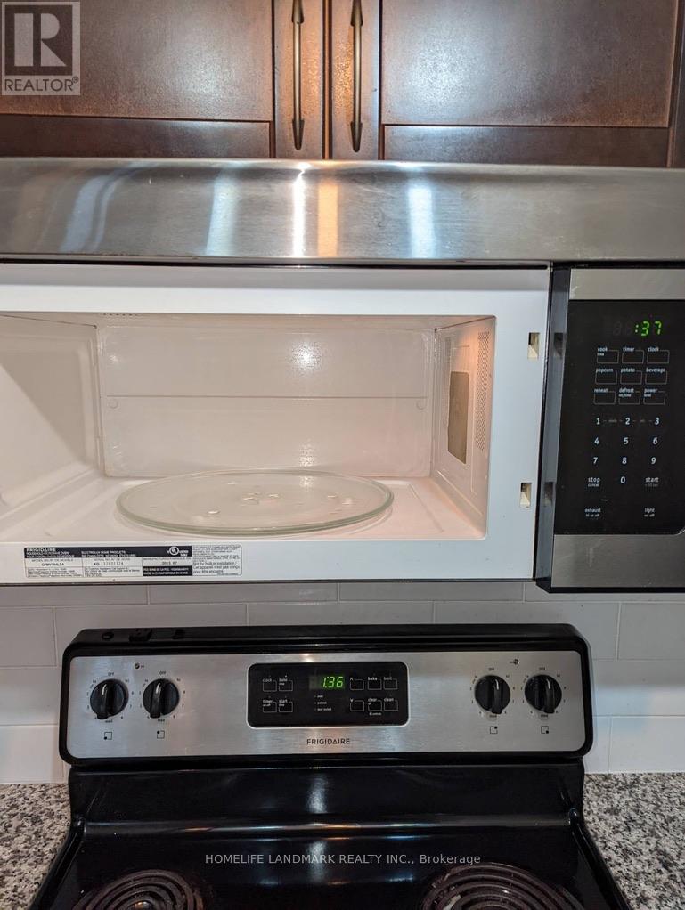 521 - 812 Lansdowne Avenue, Toronto, Ontario  M6H 4K5 - Photo 17 - W12693504