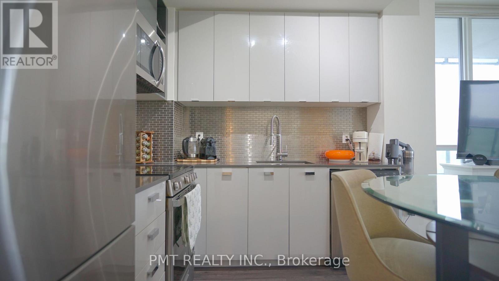 1205 - 10 De Boers Drive, Toronto, Ontario  M3J 0H1 - Photo 4 - W12693506