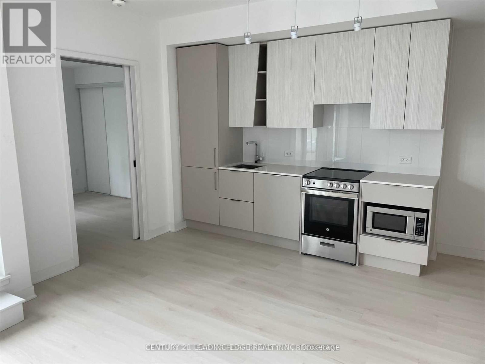 214 - 3900 Confederation Parkway, Mississauga, Ontario  L5B 0M3 - Photo 2 - W12693520