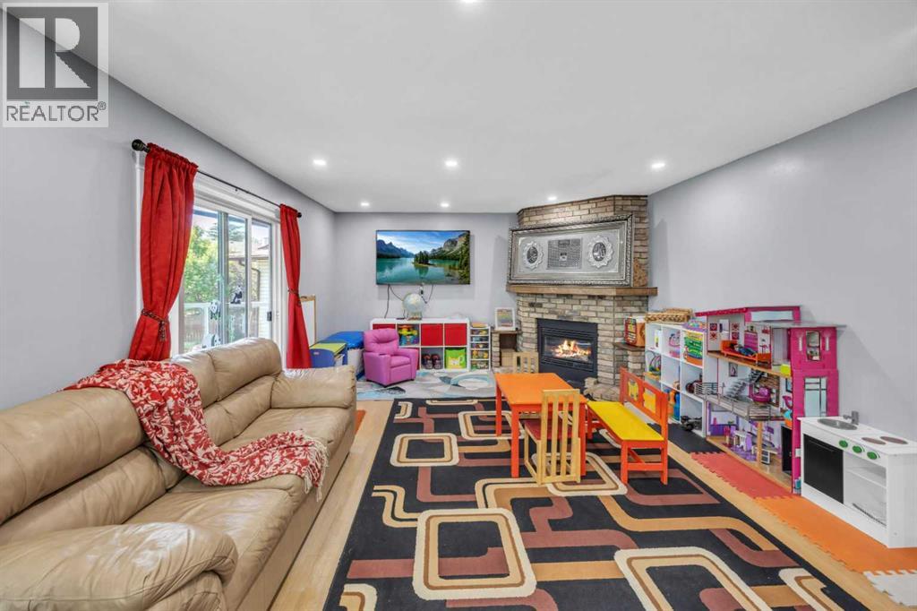 303 Ranchridge Bay Nw, Calgary, Alberta  T3G 1V5 - Photo 19 - A2278074