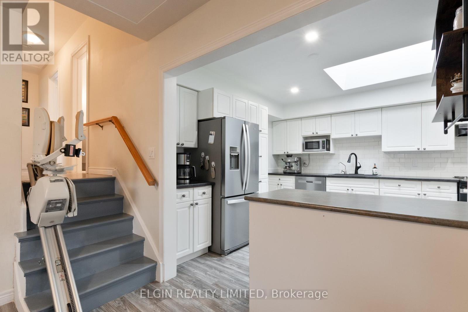 6 Dunwich Drive, St. Thomas, Ontario  N5R 4T8 - Photo 12 - X12693548