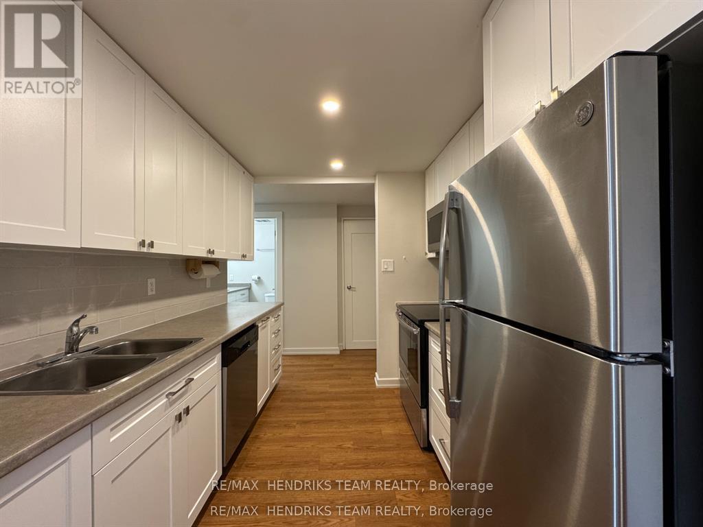 302 - 36 Arran Drive, St. Catharines, Ontario  L2N 6X5 - Photo 2 - X12693546