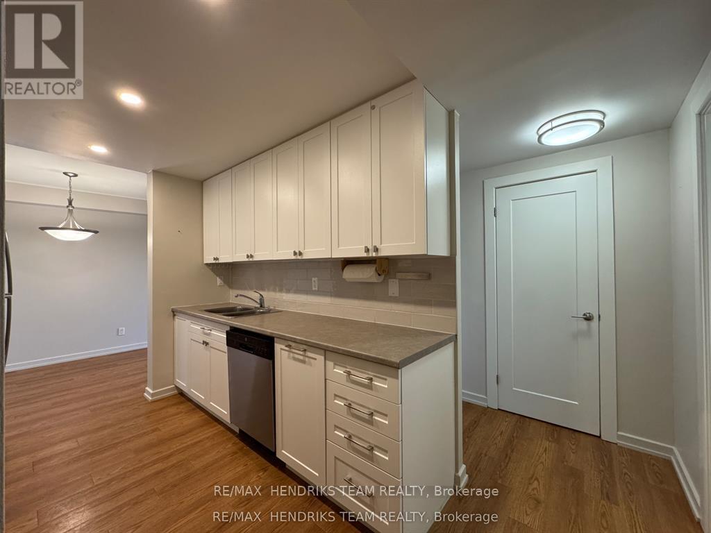 302 - 36 Arran Drive, St. Catharines, Ontario  L2N 6X5 - Photo 3 - X12693546