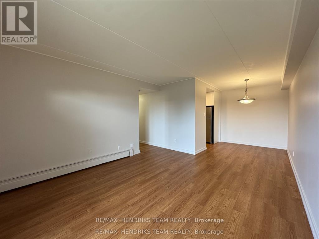 302 - 36 Arran Drive, St. Catharines, Ontario  L2N 6X5 - Photo 6 - X12693546