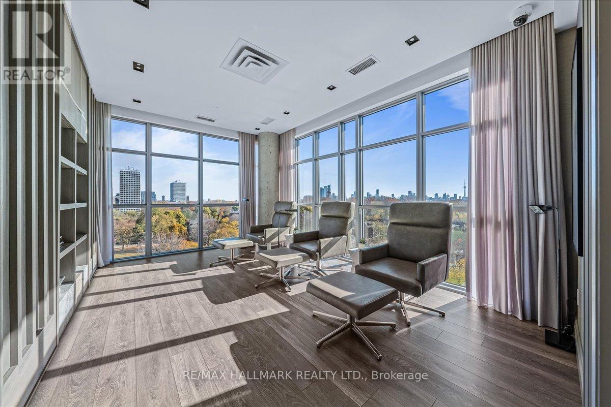 1811 - 501 St Clair Avenue W, Toronto, Ontario  M5P 0A2 - Photo 13 - C12693566