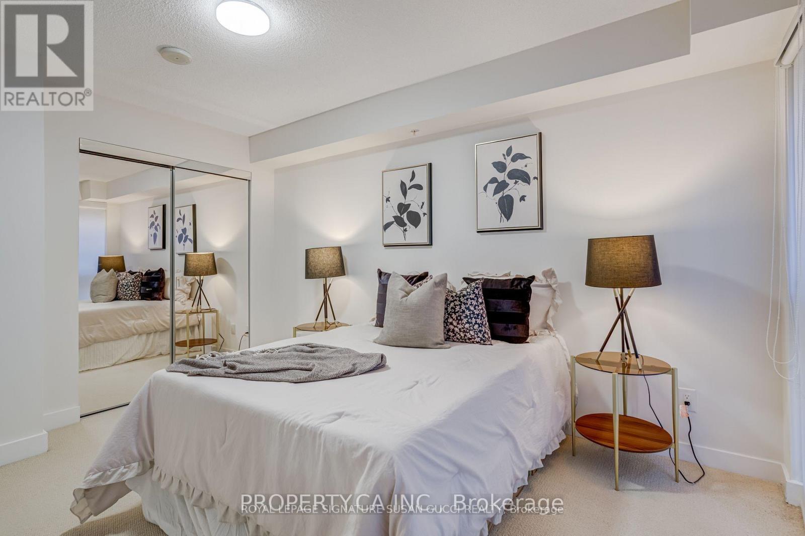 520 - 295 Adelaide Street W, Toronto (Waterfront Communities), Ontario  M5V 1P7 - Photo 4 - C12693576