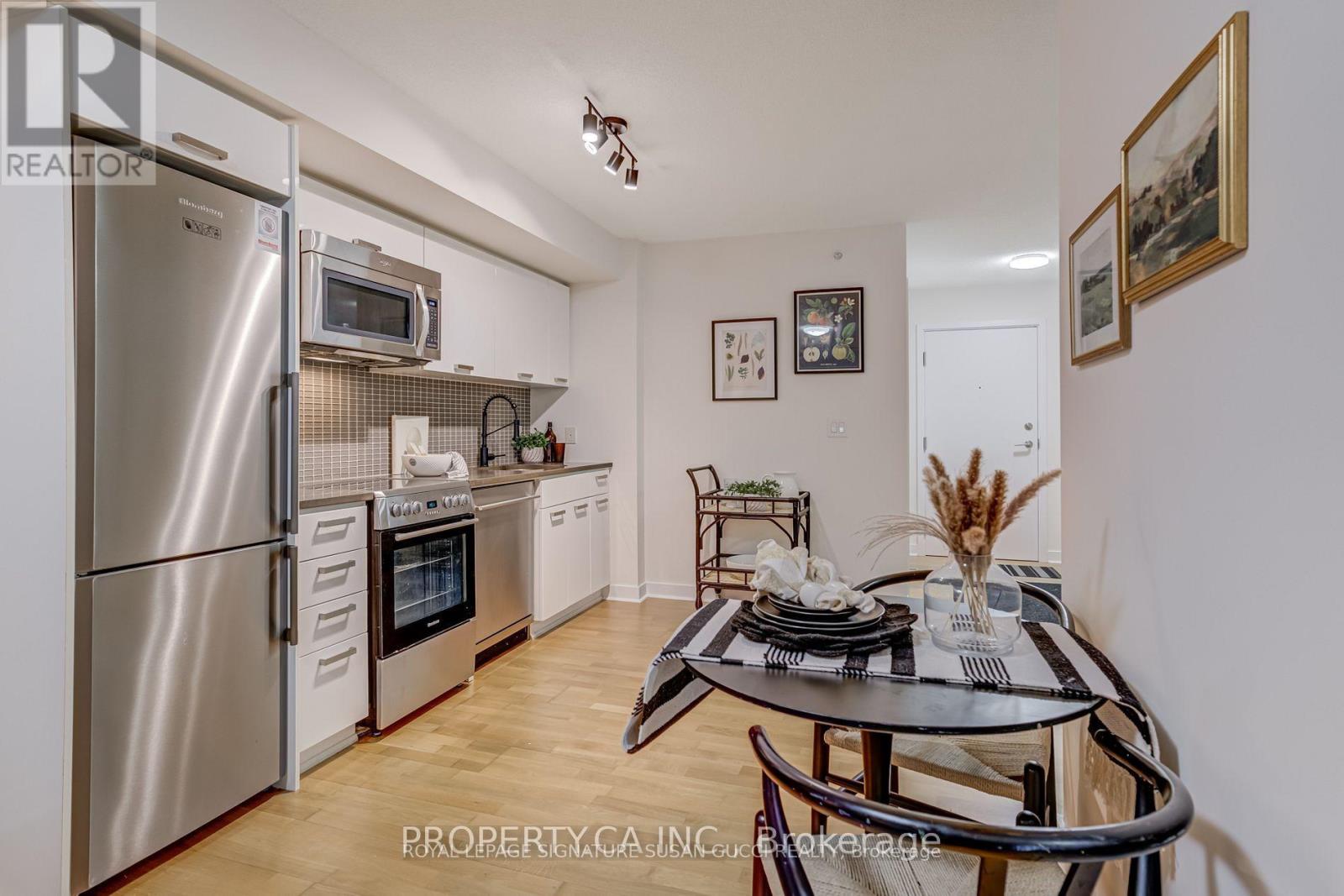 520 - 295 Adelaide Street W, Toronto (Waterfront Communities), Ontario  M5V 1P7 - Photo 8 - C12693576