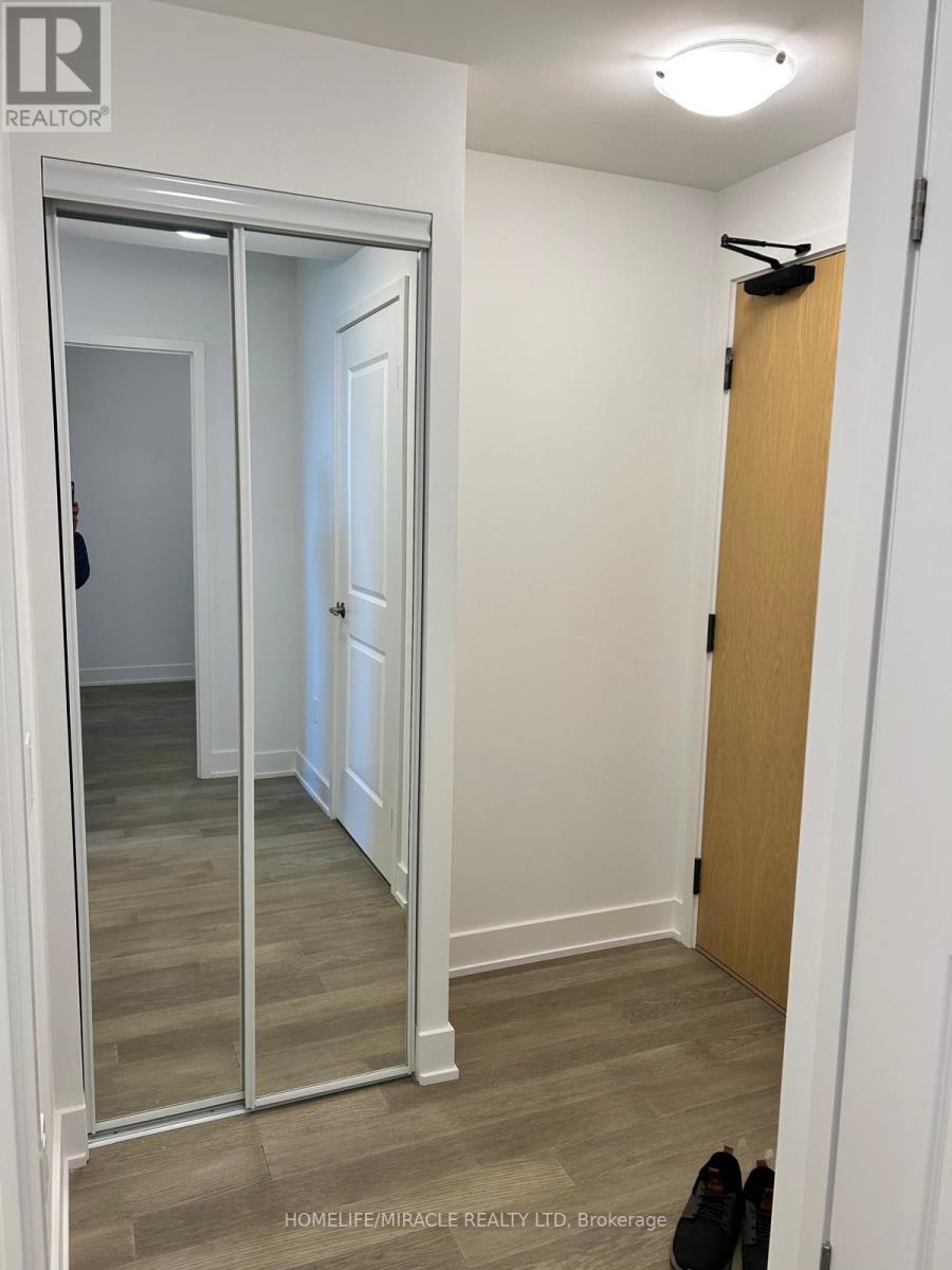 1101 W - 202 Burnhamthorpe Road E, Mississauga (Mississauga Valleys), Ontario  L5A 0B2 - Photo 2 - W12693538