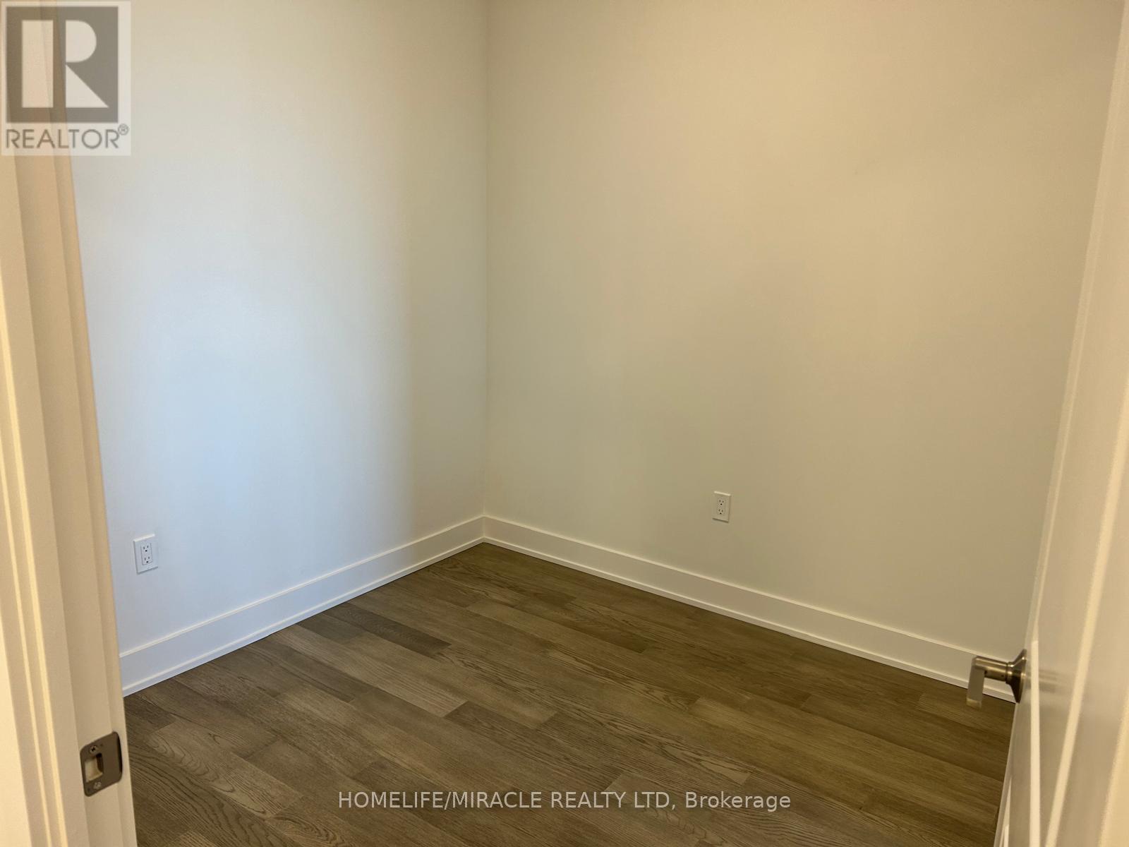 1101 W - 202 Burnhamthorpe Road E, Mississauga (Mississauga Valleys), Ontario  L5A 0B2 - Photo 4 - W12693538