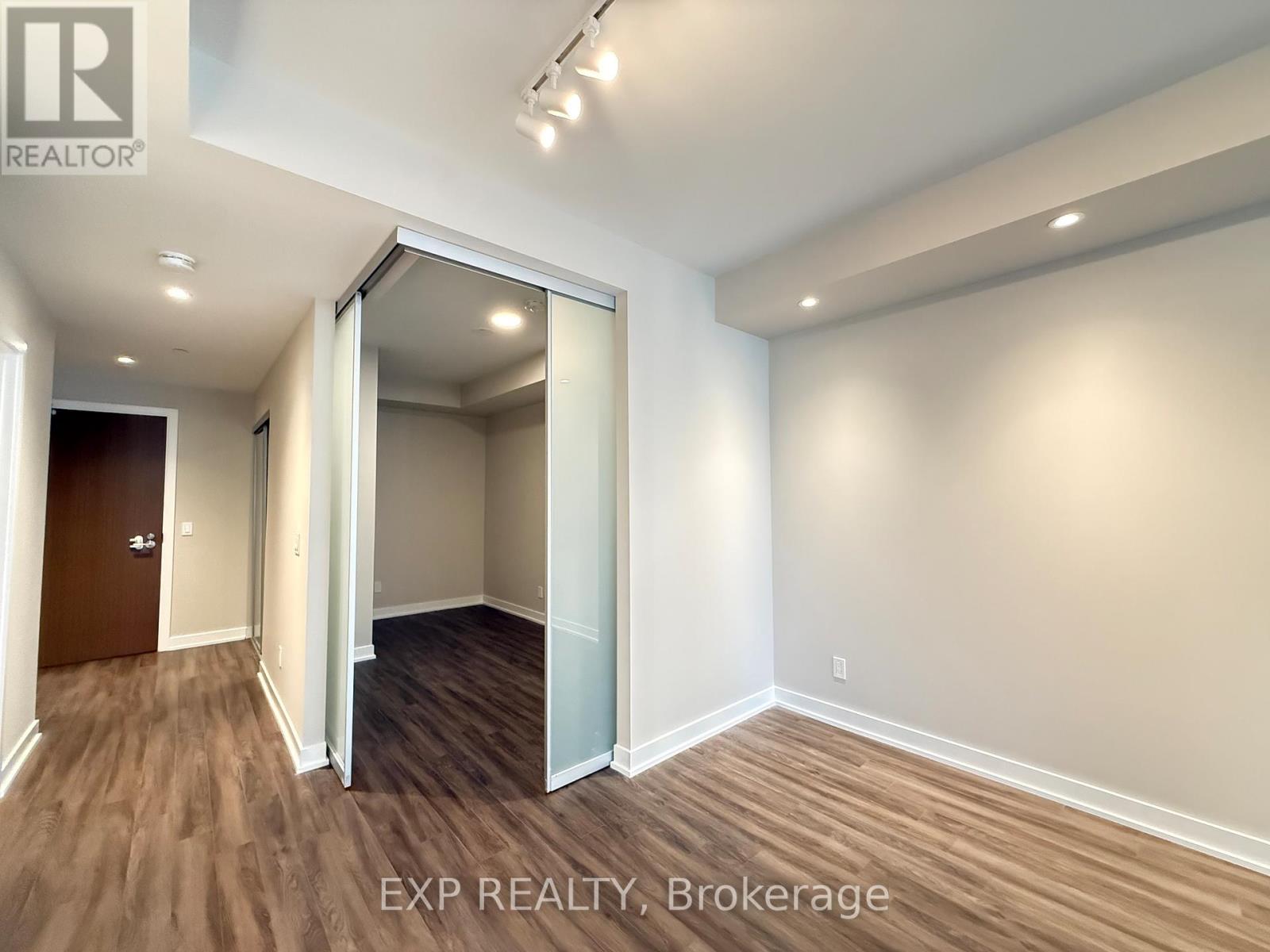 2305 - 1928 Lakeshore Blvd Boulevard W, Toronto, Ontario  M6S 0B1 - Photo 6 - W12693550