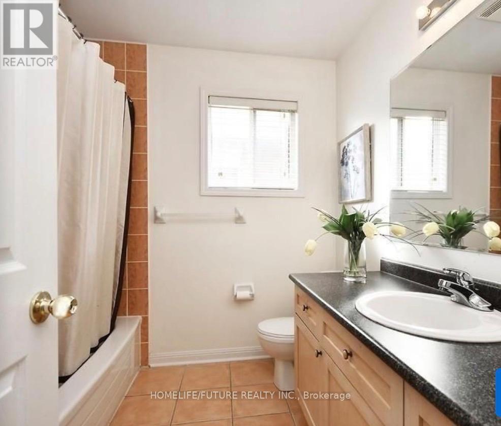 Main & 2nd - 45 Secord Crescent, Brampton, Ontario  L6X 4Y8 - Photo 4 - W12693564