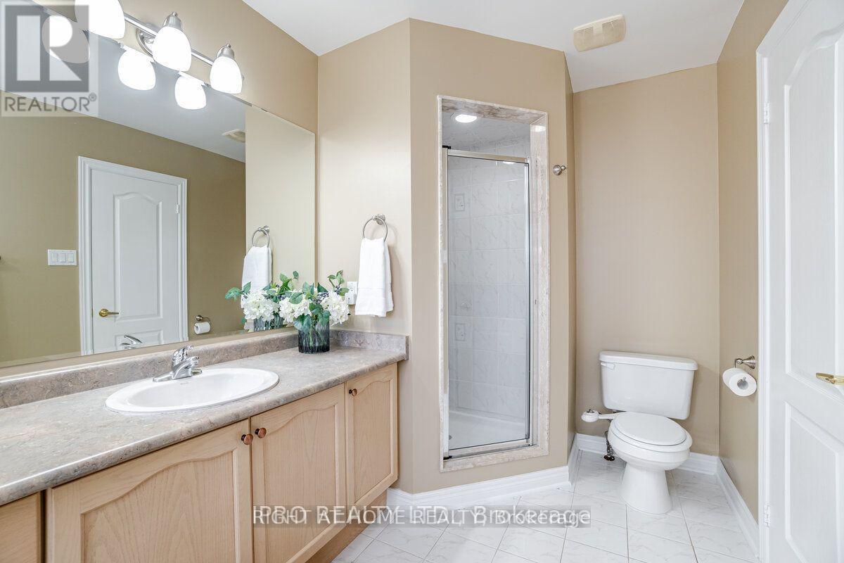 3914 Stardust Drive, Mississauga, Ontario  L5M 8A6 - Photo 14 - W12693604