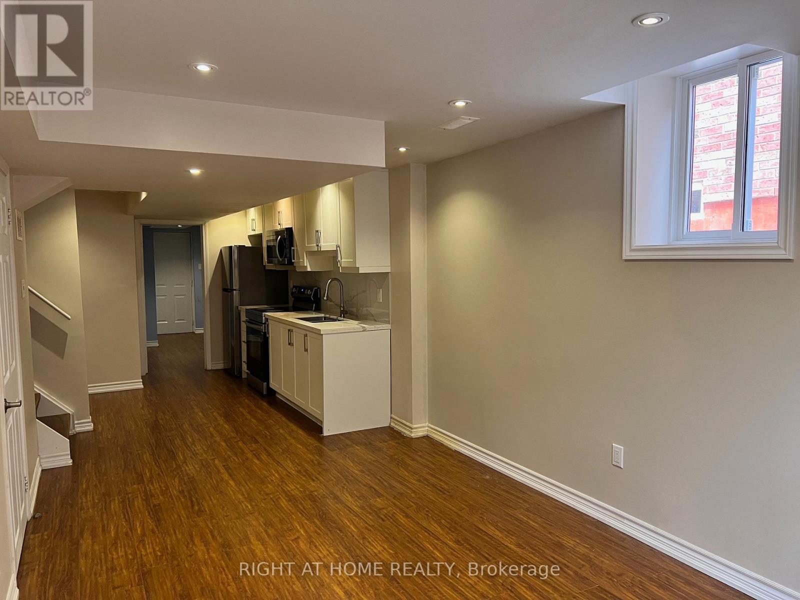 3914 Stardust Drive, Mississauga, Ontario  L5M 8A6 - Photo 21 - W12693604