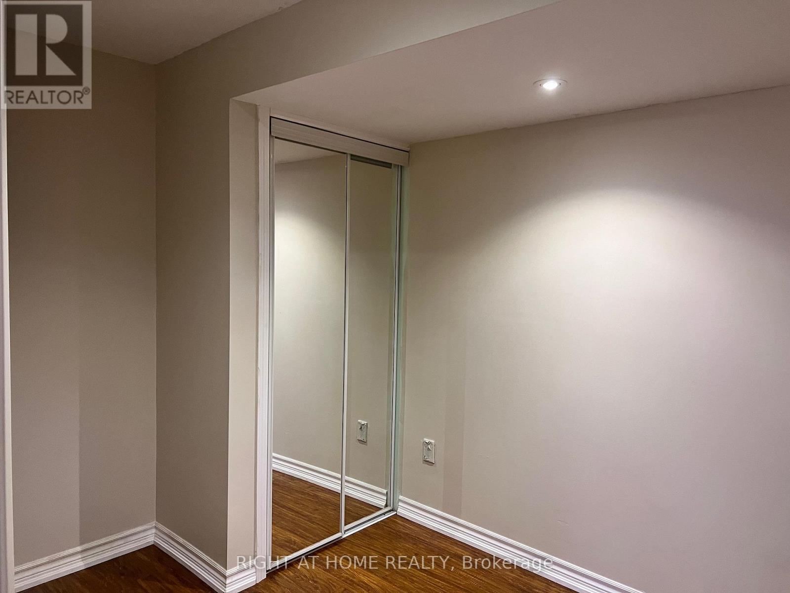 3914 Stardust Drive, Mississauga, Ontario  L5M 8A6 - Photo 26 - W12693604