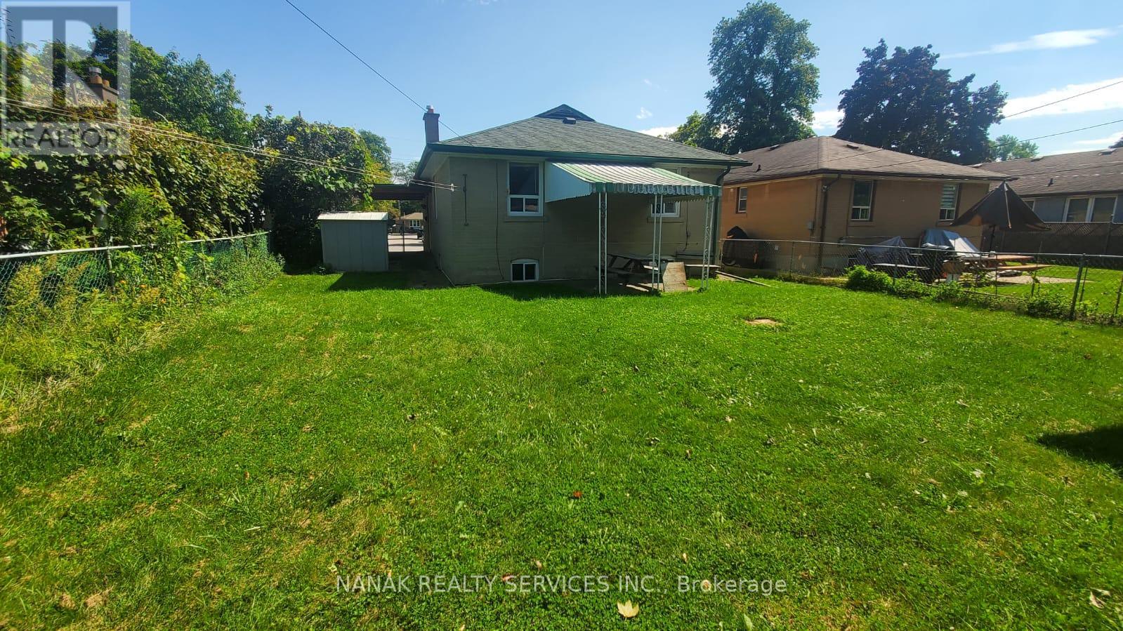 24 Alhart Drive, Toronto, Ontario  M9V 2M9 - Photo 8 - W12693618