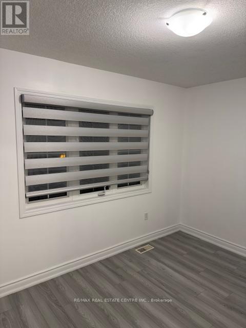 56 Cleghorn Drive, Hamilton (Binbrook), Ontario  L0R 1C0 - Photo 11 - X12693552