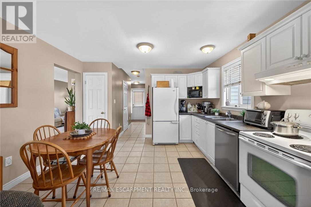 33 Oak Crescent, Haldimand, Ontario  N0A 1H0 - Photo 15 - X12693554