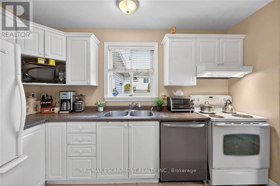 33 Oak Crescent, Haldimand, Ontario  N0A 1H0 - Photo 16 - X12693554