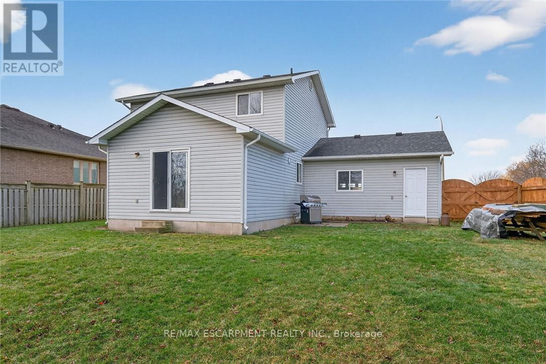 33 Oak Crescent, Haldimand, Ontario  N0A 1H0 - Photo 4 - X12693554