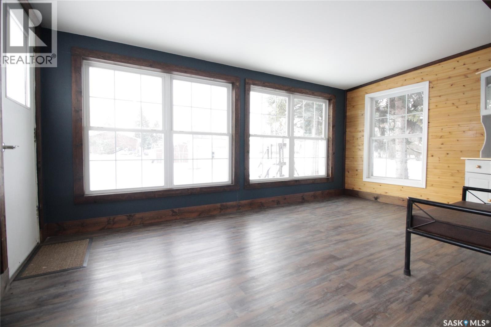 302 3rd Avenue, Whitewood, Saskatchewan  S0G 5C0 - Photo 11 - SK026748