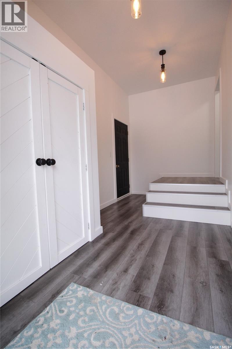 302 3rd Avenue, Whitewood, Saskatchewan  S0G 5C0 - Photo 2 - SK026748