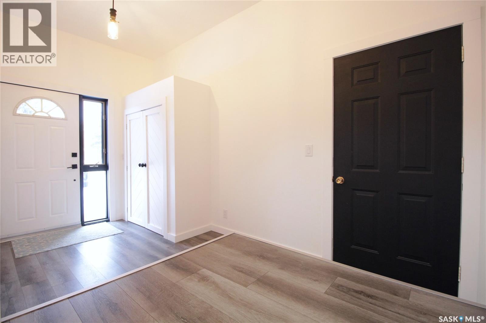 302 3rd Avenue, Whitewood, Saskatchewan  S0G 5C0 - Photo 3 - SK026748