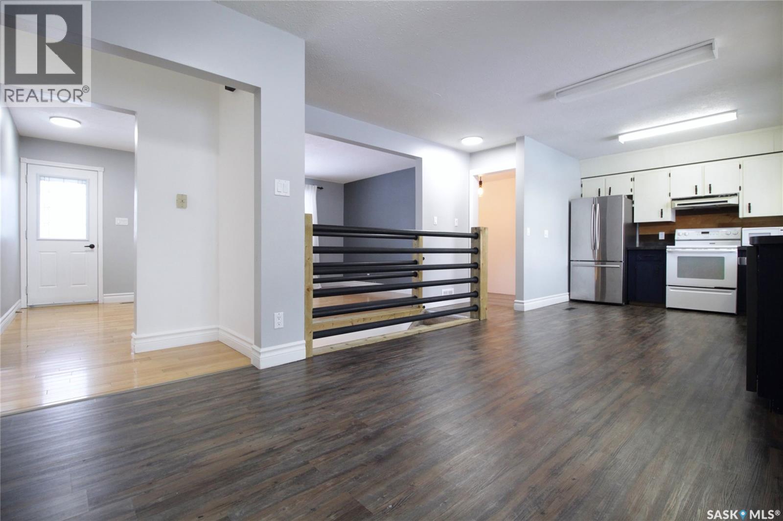 302 3rd Avenue, Whitewood, Saskatchewan  S0G 5C0 - Photo 4 - SK026748