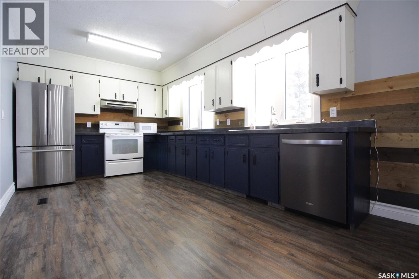 302 3rd Avenue, Whitewood, Saskatchewan  S0G 5C0 - Photo 5 - SK026748