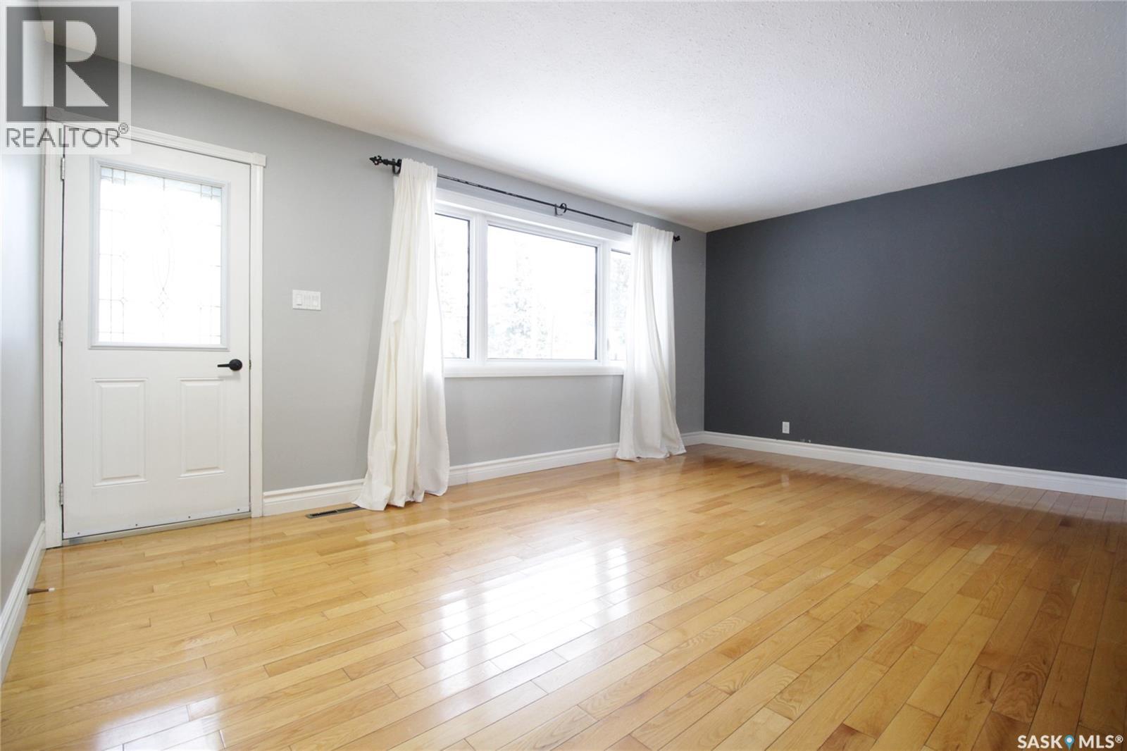 302 3rd Avenue, Whitewood, Saskatchewan  S0G 5C0 - Photo 7 - SK026748