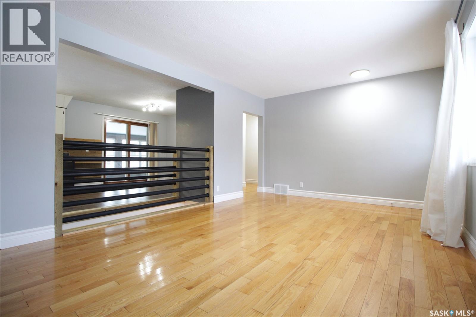 302 3rd Avenue, Whitewood, Saskatchewan  S0G 5C0 - Photo 9 - SK026748