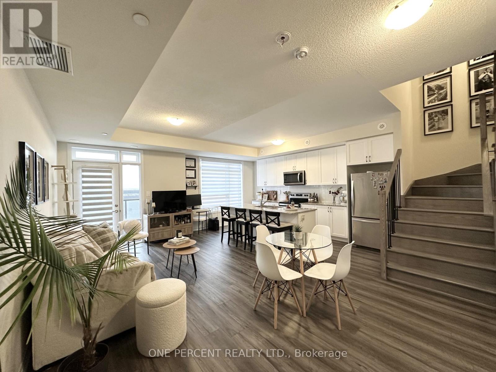 104 - 1589 Rose Way, Milton (Cb Cobban), Ontario  L9E 1N4 - Photo 6 - W12691704