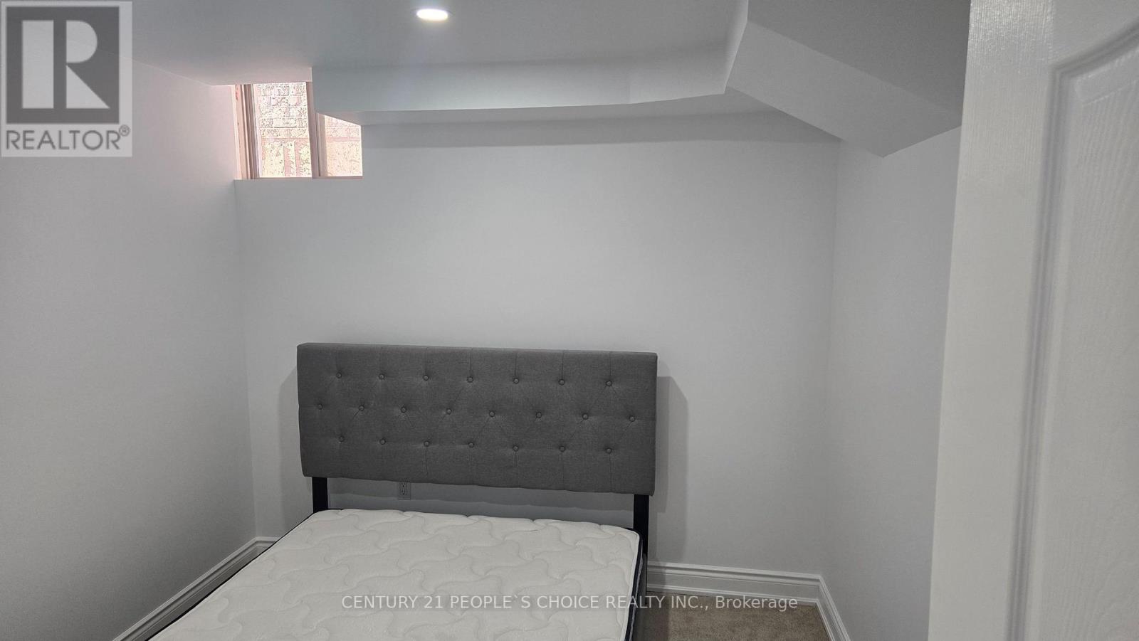 53 Larry Crescent, Haldimand, Ontario  N3W 1K7 - Photo 5 - X12684916